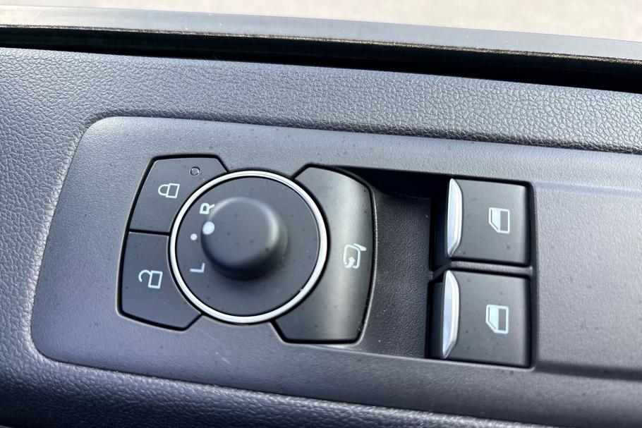 Used Ford TRANSIT CUSTOM HV26SXM 33