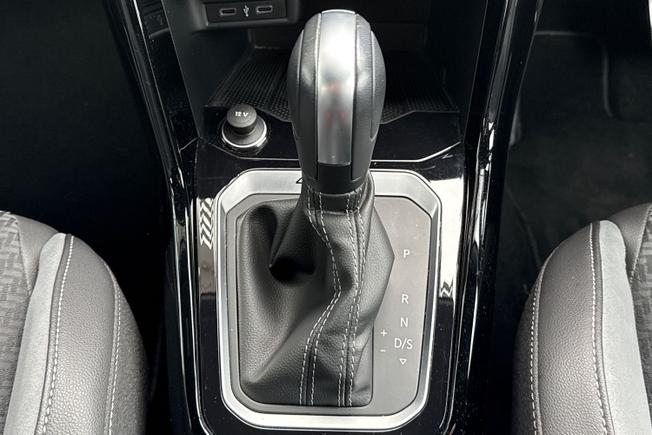 VOLKSWAGEN T-ROC Photo 23