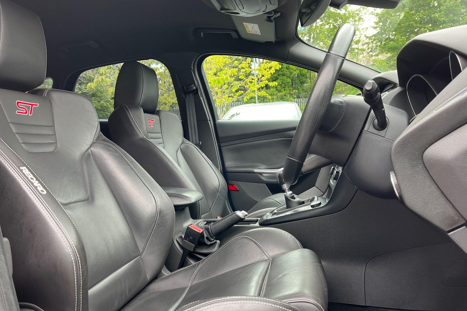 Ford Focus Photo 16