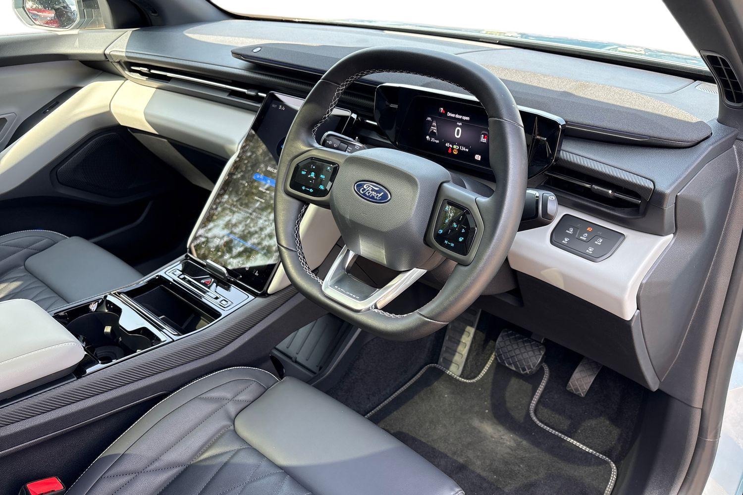 Ford Explorer Photo 13
