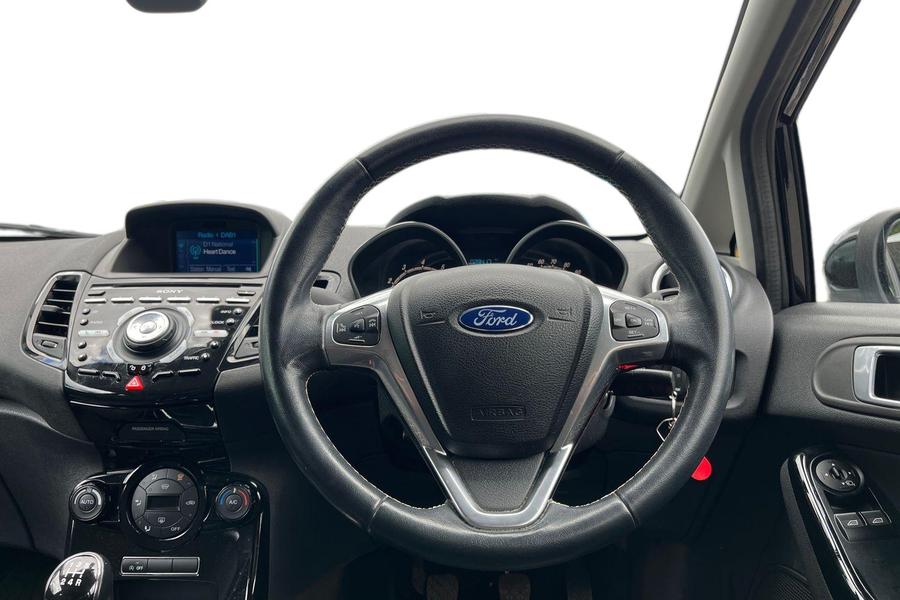 Ford FIESTA Photo autoimg-540afb0fe07884e45f6560a15c5bcf12f8db9ce9.jpg