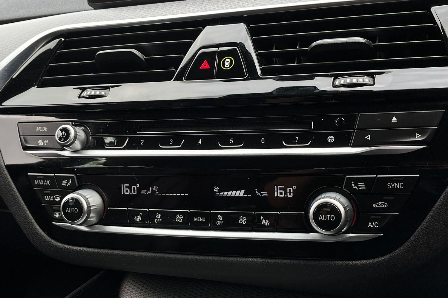 BMW 5 Series Photo 29