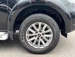 MITSUBISHI L200 Photo 5
