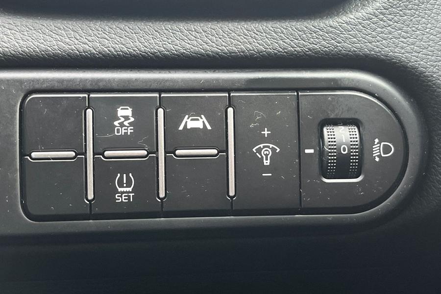 Kia CEED Photo autoimg-54128d0e70ae50f1fdf2bae8aeaaa29dae38b156.jpg