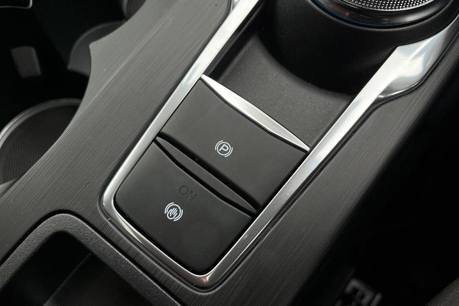 Ford Kuga Photo autoimg-5414f92212e1eb8b989a3ab277aa9b3fa635117b.jpg