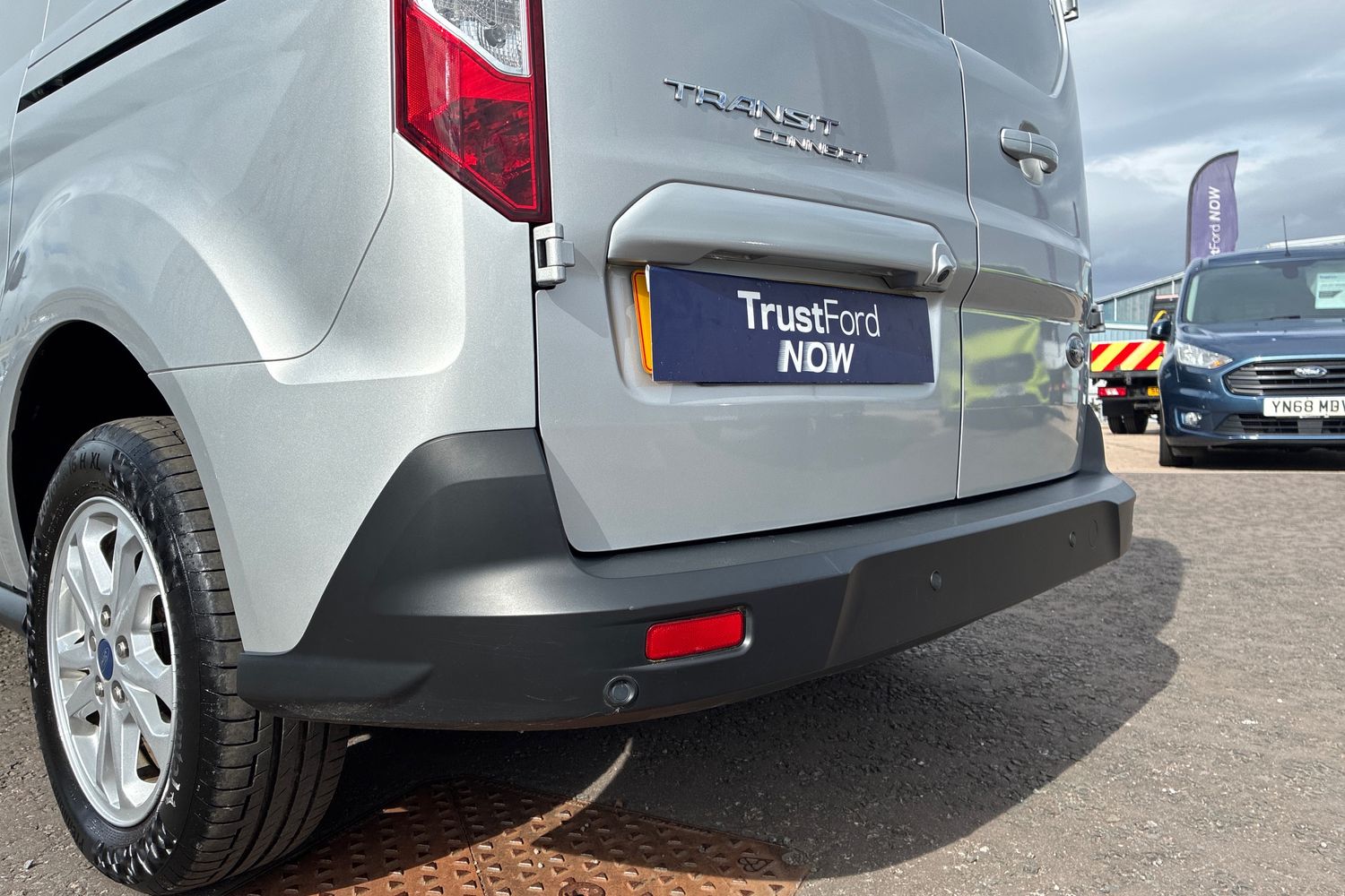 Ford TRANSIT CONNECT Photo 38
