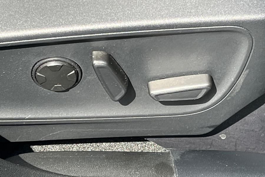 Ford Kuga Photo autoimg-54212270a6d946306d92bbf801d1c3dd658f3b5d.jpg