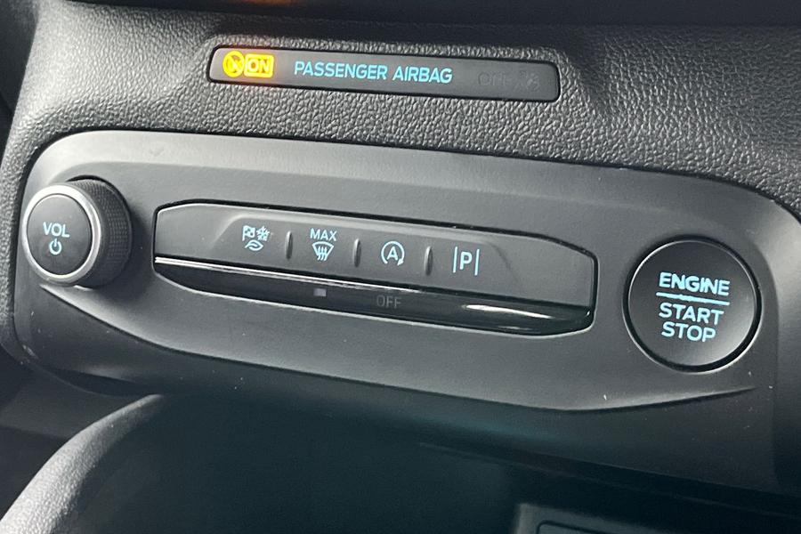 Ford FOCUS Photo autoimg-5428a225a37a0974d8c584e473e44fbd9172e3ff.jpg