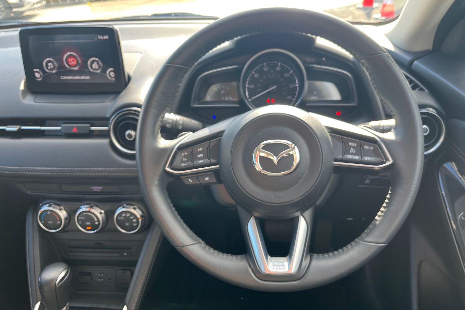 Mazda 2 Photo 11
