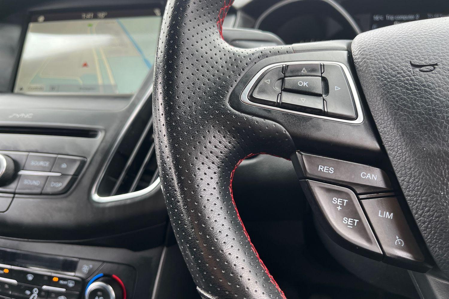 Ford Focus Photo 35