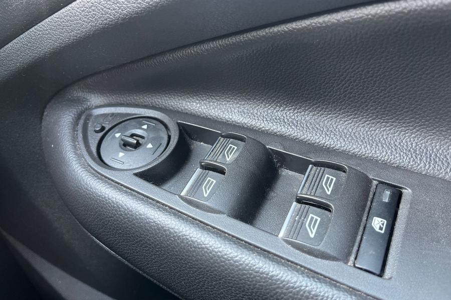 Ford KUGA Photo autoimg-5437c2c1684eeb040356036de5315868c7e81762.jpg