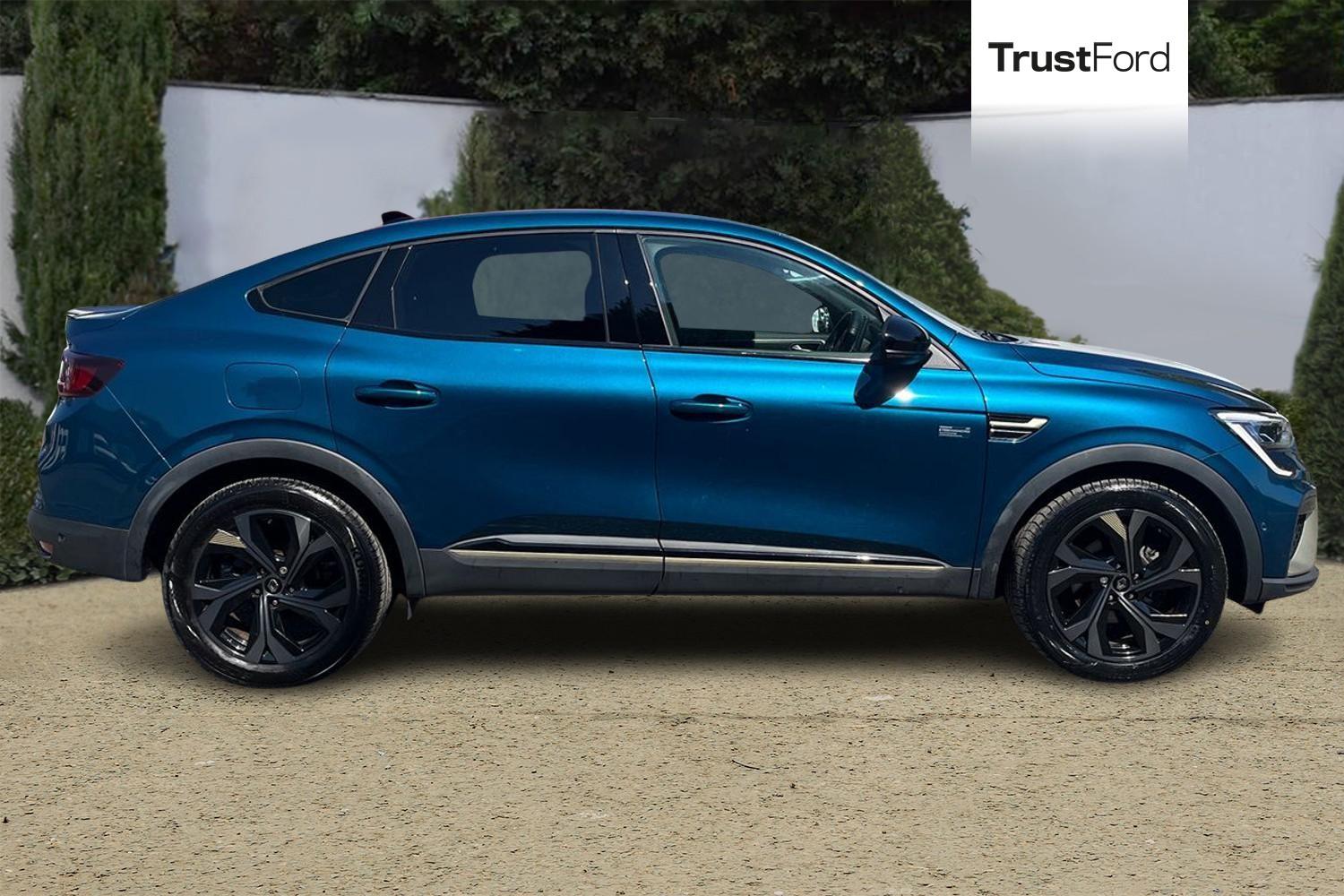 Renault ARKANA Photo 2
