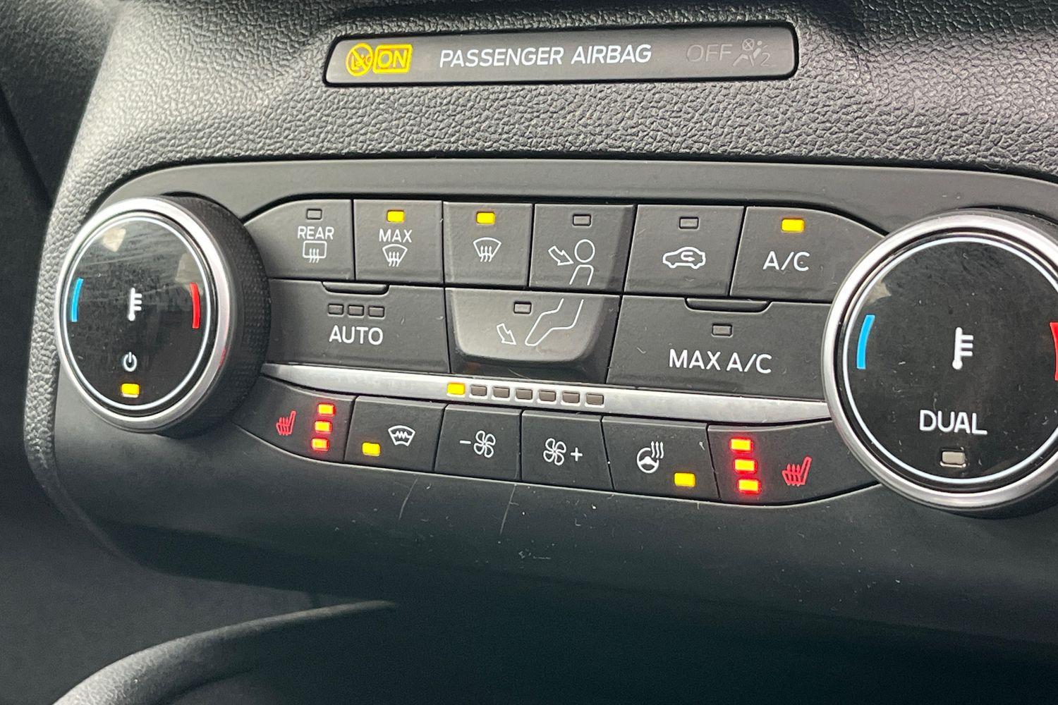 Ford KUGA Photo 29