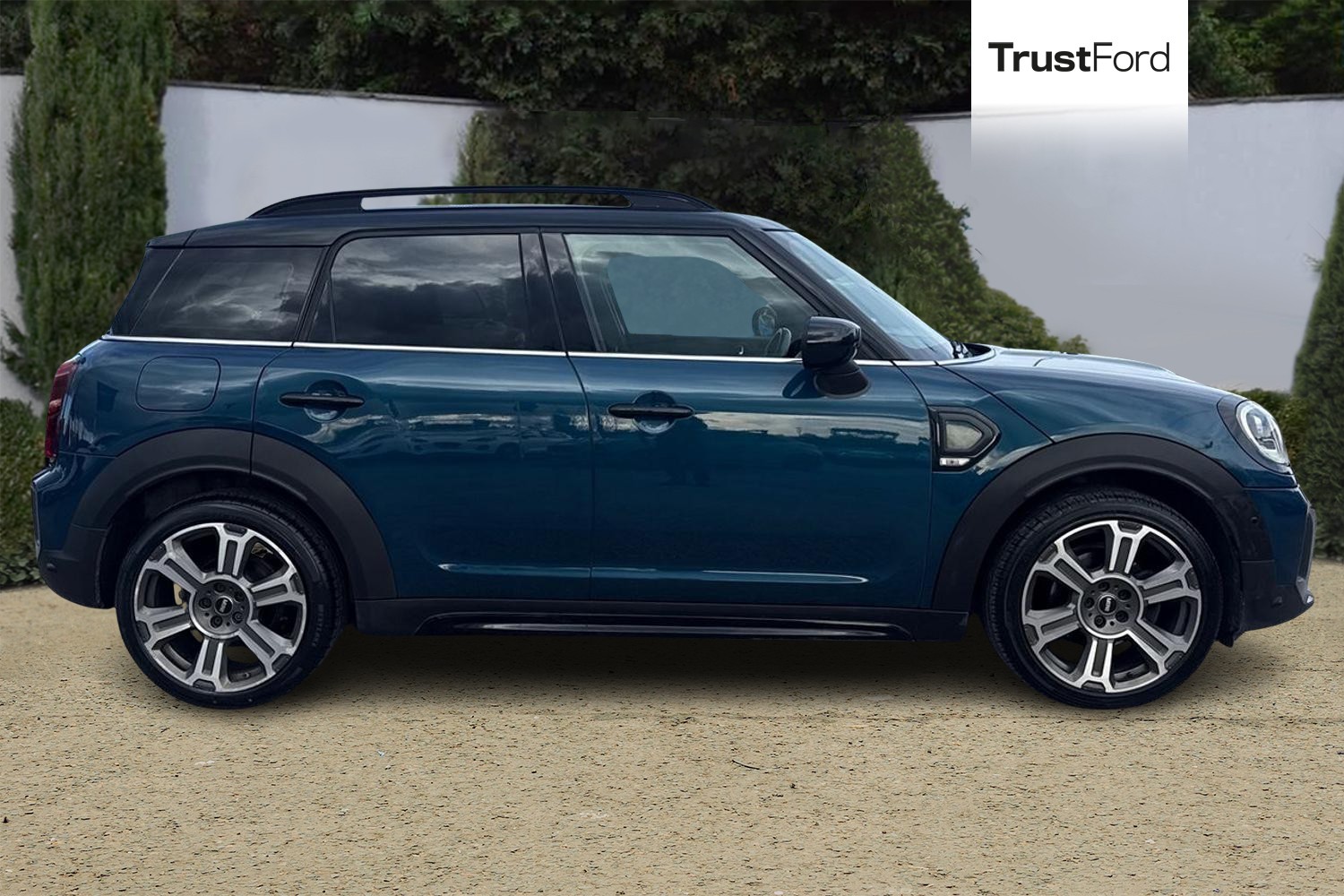 MINI COUNTRYMAN Photo 2