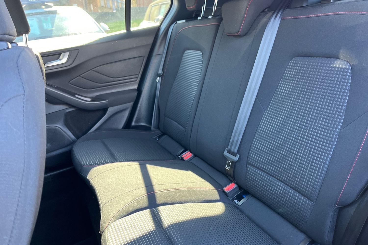 Ford Focus Photo 19