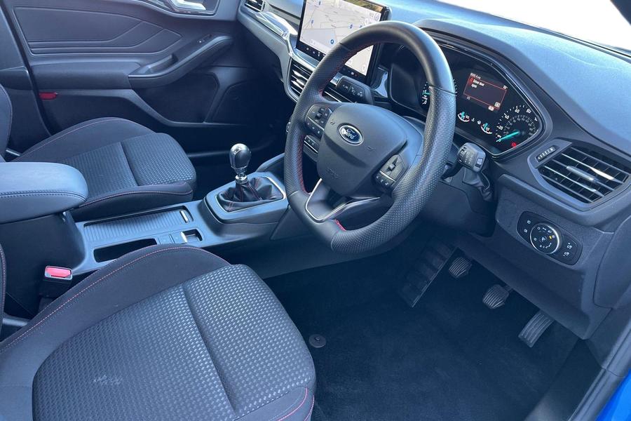 Ford Focus Photo autoimg-5450b2c12adeba69653359aacbaf7b05ec11f382.jpg