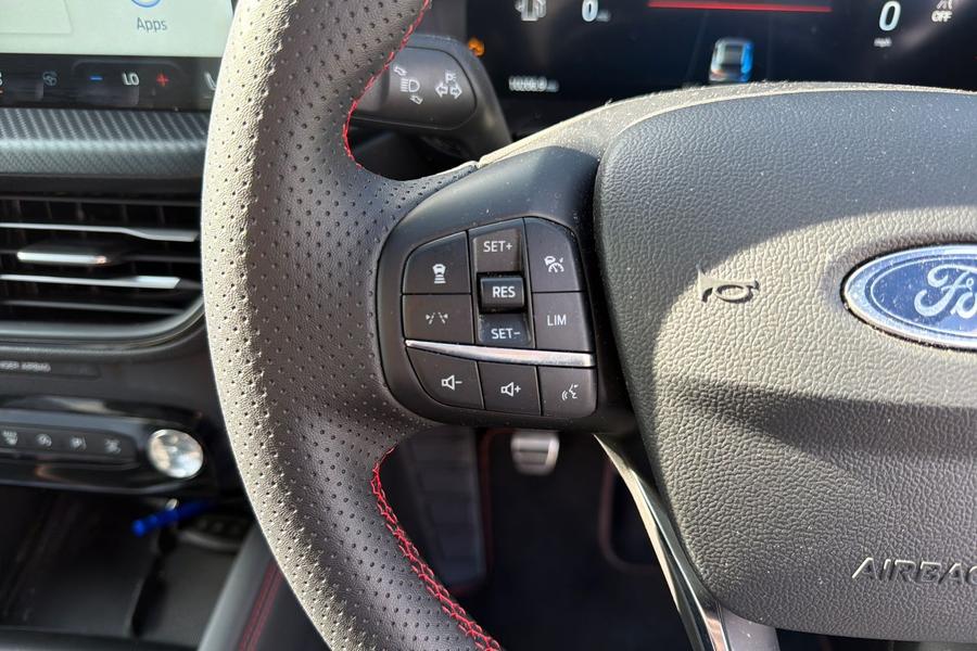 Ford KUGA Photo autoimg-5454a7f6f05d30e7c4e5a2b9ae34a6764d4b1050.jpg