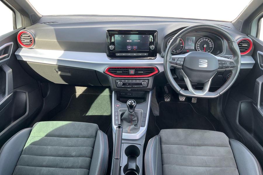 SEAT ARONA Photo autoimg-545b07042f6fea9557a9c73fecbd922e27825561.jpg
