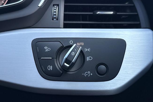 AUDI A4 Photo 39
