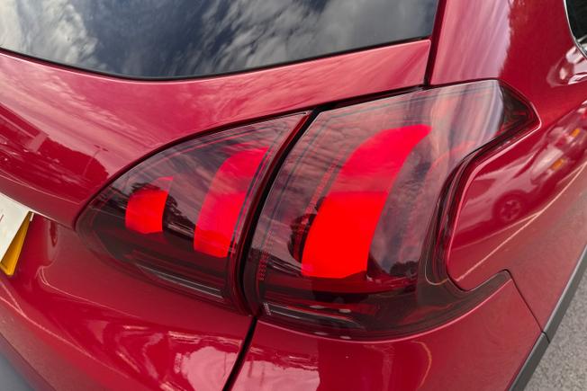 PEUGEOT 2008 Photo 18