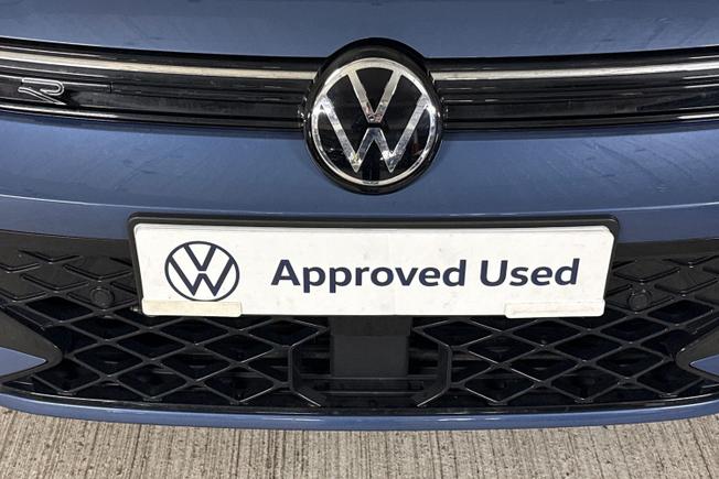 VOLKSWAGEN Golf Photo 39