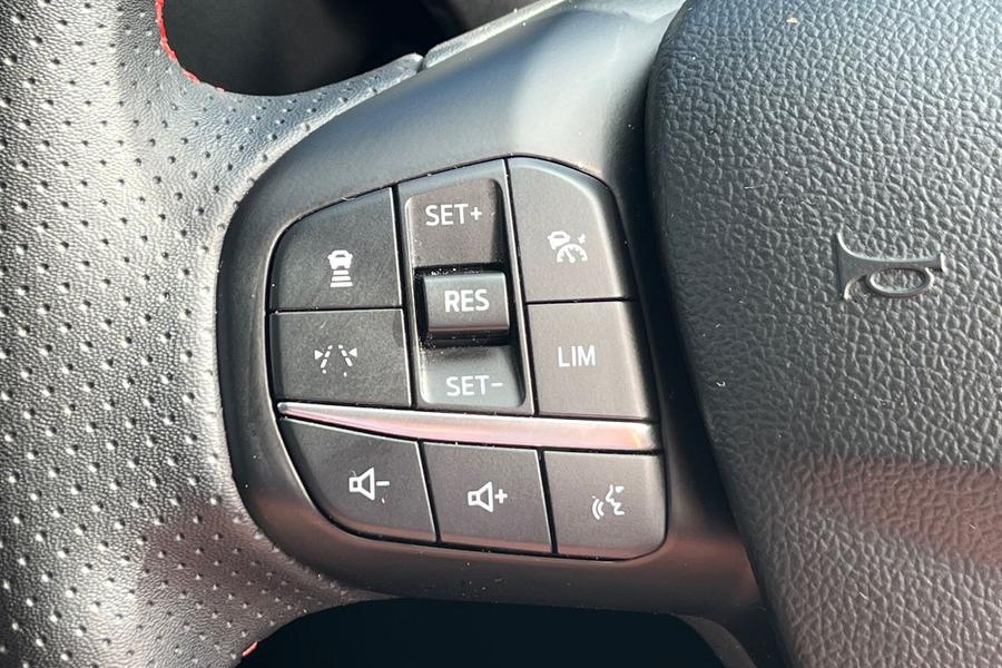 Ford KUGA Photo autoimg-5464e023c0c861d815c47d7e512f55ccdc65b558.jpg