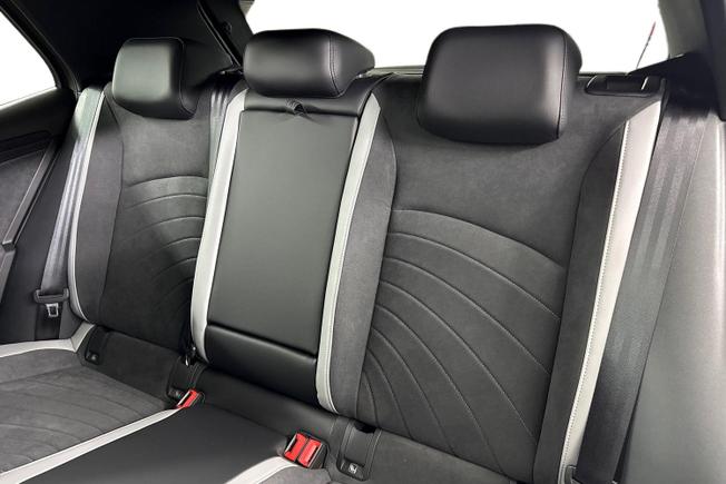 VOLKSWAGEN ID.3 Photo 9