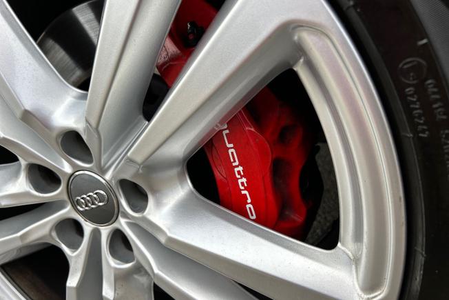 AUDI Q7 Photo 43