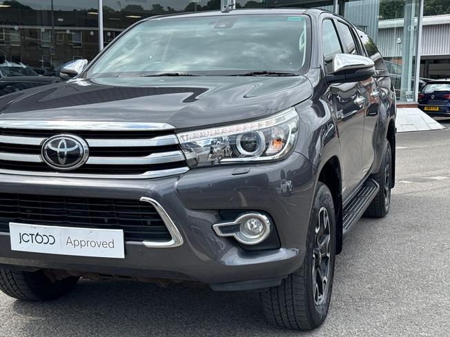 TOYOTA Hilux Photo 31
