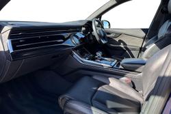 AUDI Q7 Photo 2