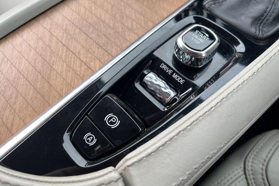 Volvo V90 Photo autoimg-546f52405103828d82990fb326657162268460eb.jpg