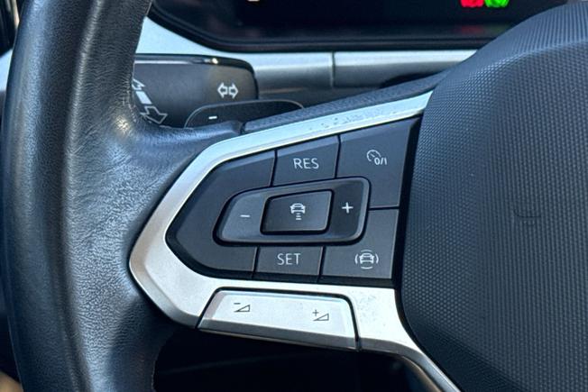 Volkswagen T-Roc Photo 16