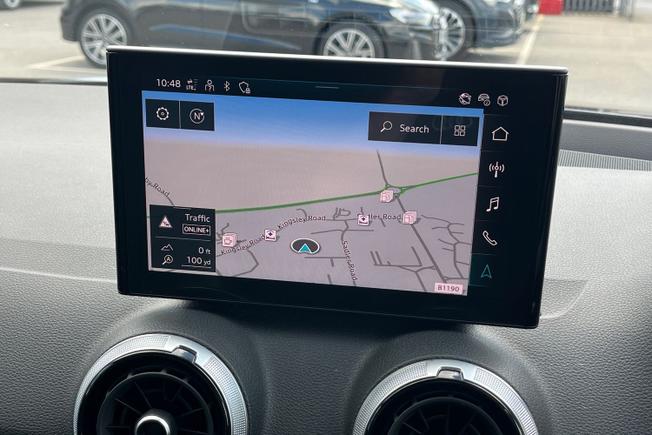 AUDI Q2 Photo 14