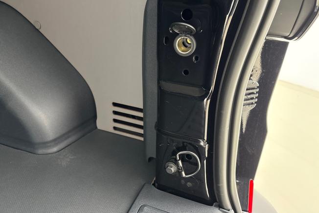 VOLKSWAGEN E-Transporter Photo 33