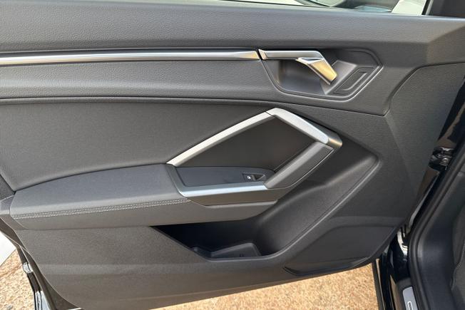 AUDI Q3 Photo 58