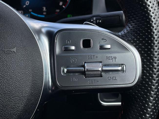 MERCEDES-BENZ CLA Photo 17