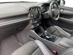 VOLVO XC40 Photo 2