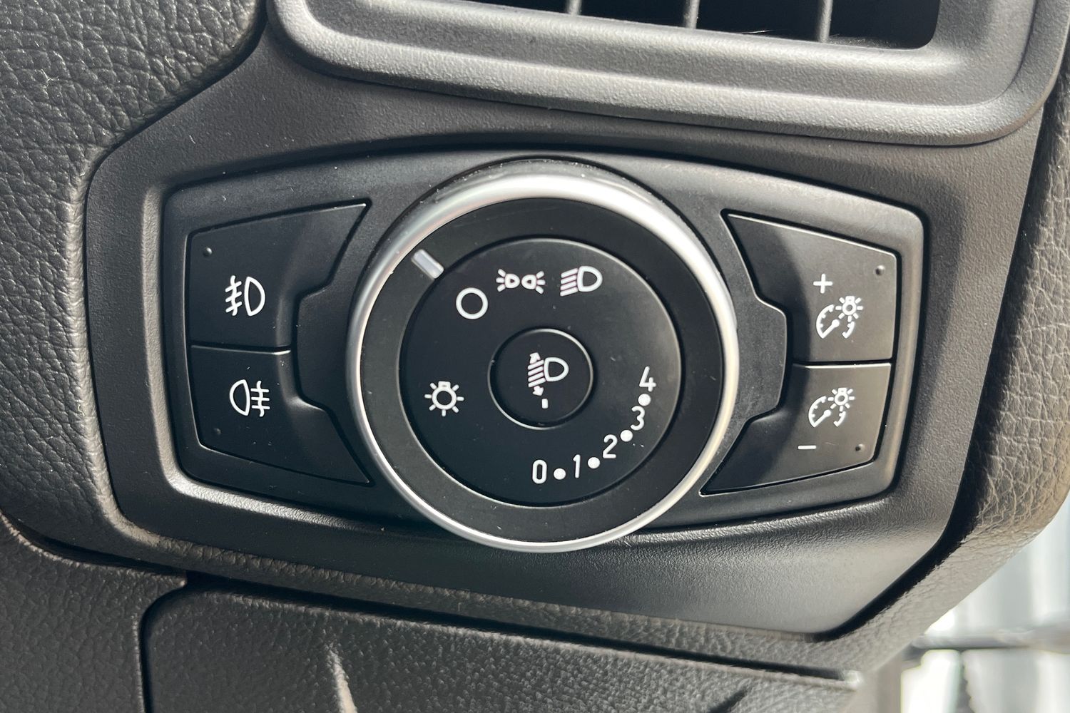 Ford FOCUS Photo 22