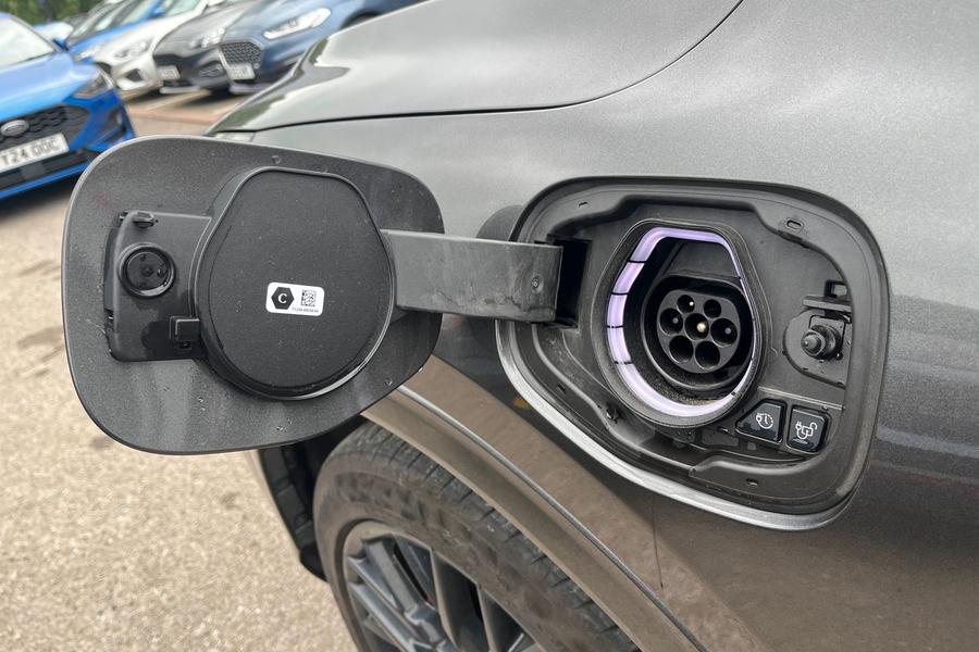 Ford Kuga Photo autoimg-5484cf63c4132bad28dbb1b06a517c543ca233b3.jpg