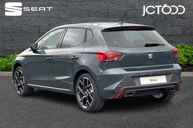 SEAT Ibiza Photo 3