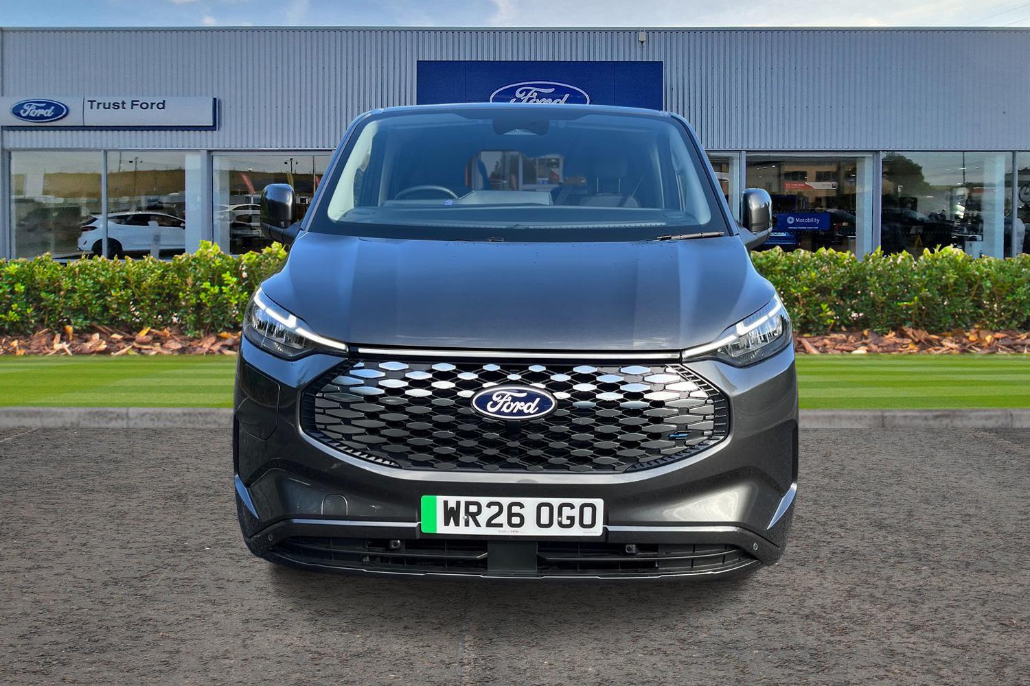 Ford E-TRANSIT CUSTOM Photo 11