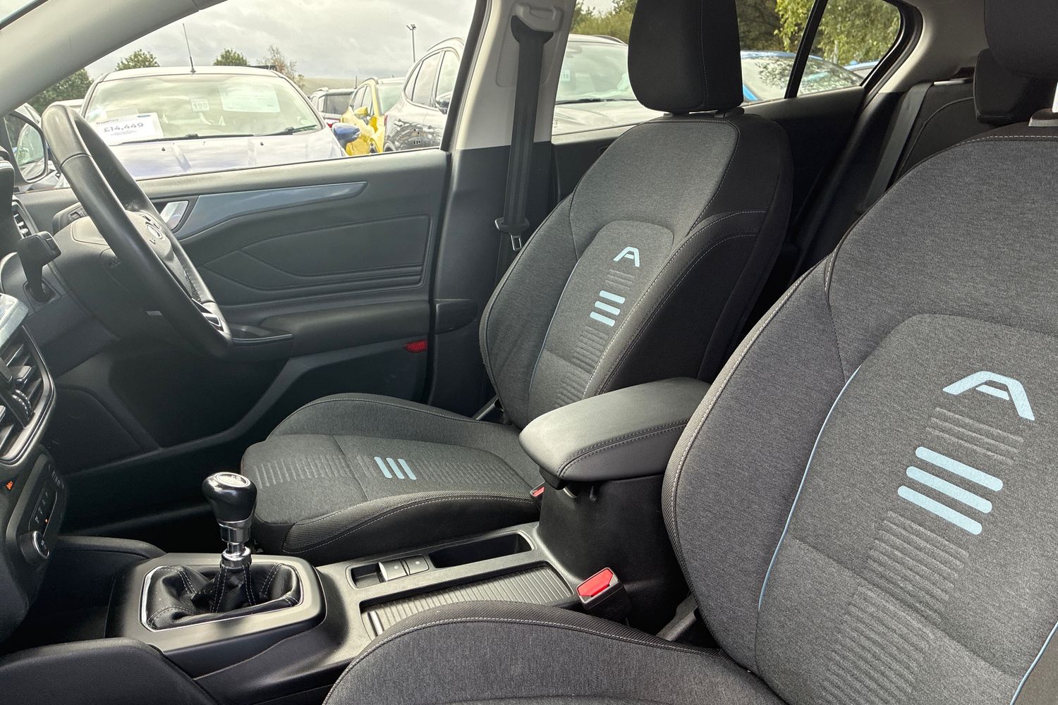 Ford FOCUS Photo 18