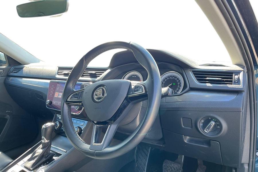 Skoda SUPERB Photo autoimg-548cfec4adad62cc7743ee2d9189dc3ba0486c87.jpg