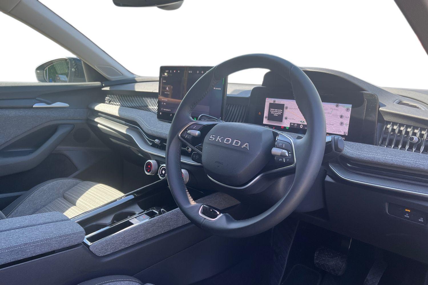 Skoda SUPERB Photo 8