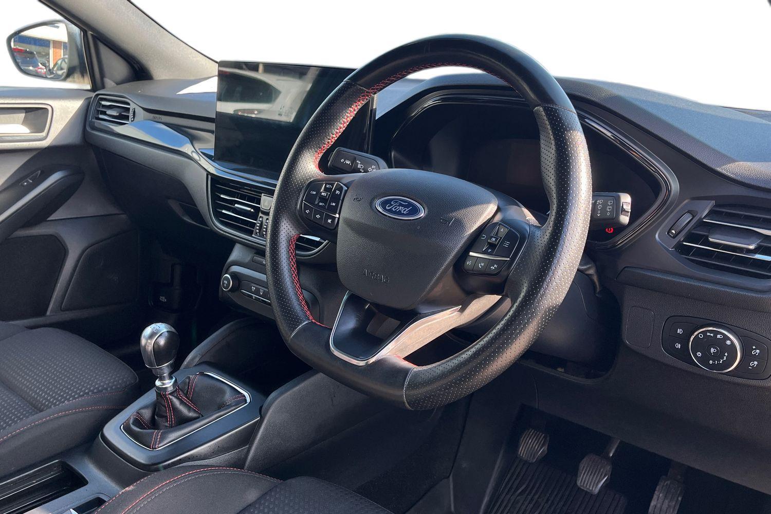 Ford Focus Photo 8