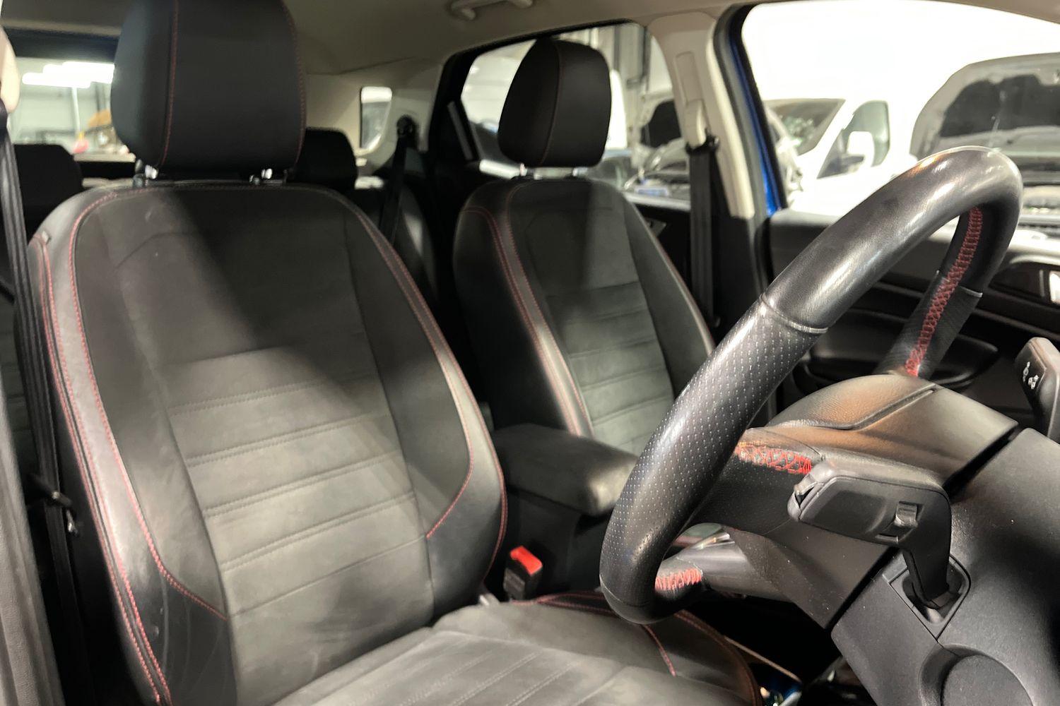 Ford EcoSport Photo 16