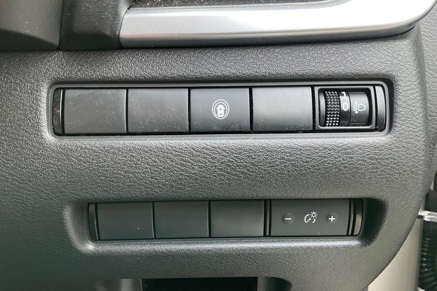 Nissan X-TRAIL Photo autoimg-5496c8acf9b7bd5bdec03e7fa215a77a672cb566.jpg