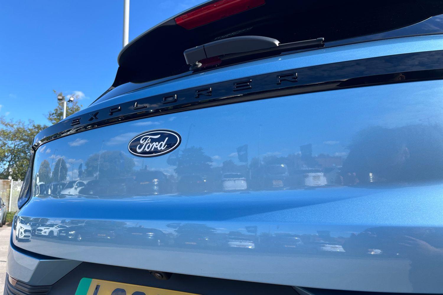Ford Explorer Photo 39