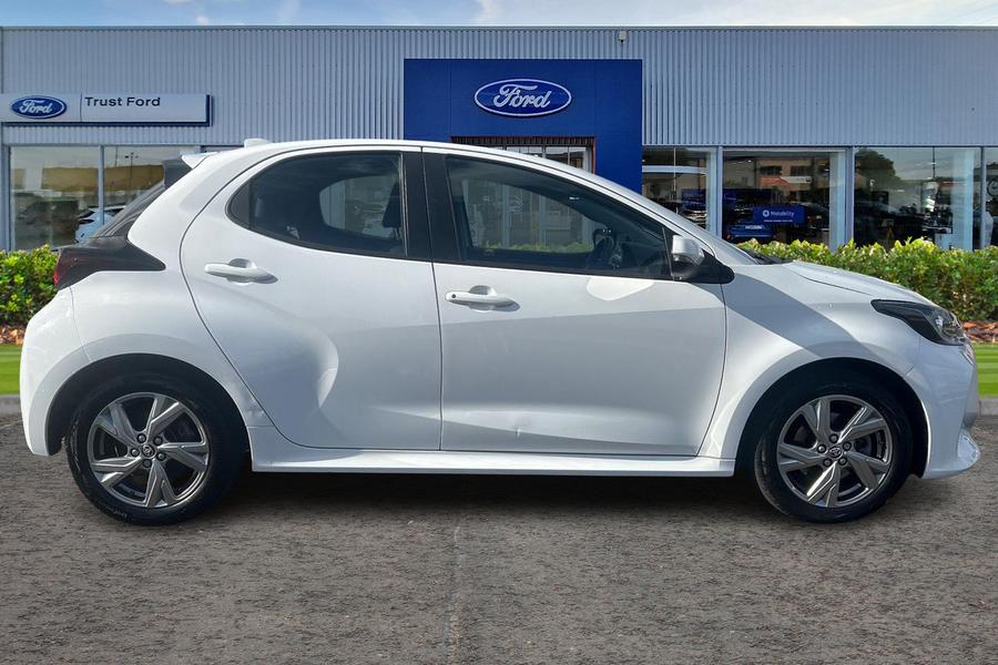 Toyota YARIS Photo autoimg-549ed8b0abbfd96fee34a7f1ab7e983847284276.jpg