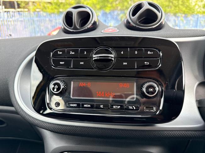 SMART ForFour Photo 35